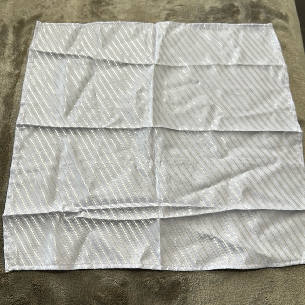 Sarar Men’s Pocket Square. Lite purple with lines. Beautiful with any suit.